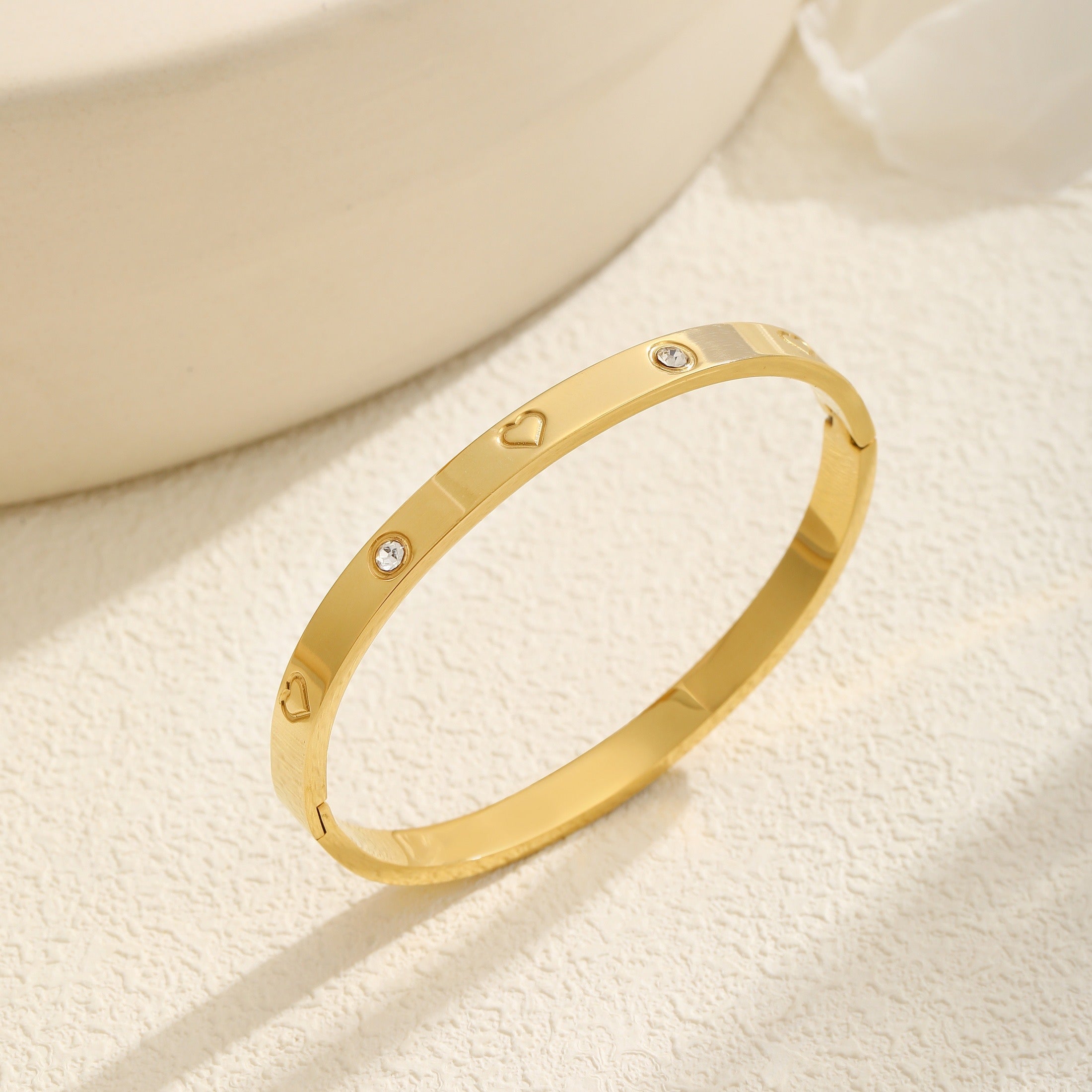 Gold plated 18k heart shape titanium steel bangle
